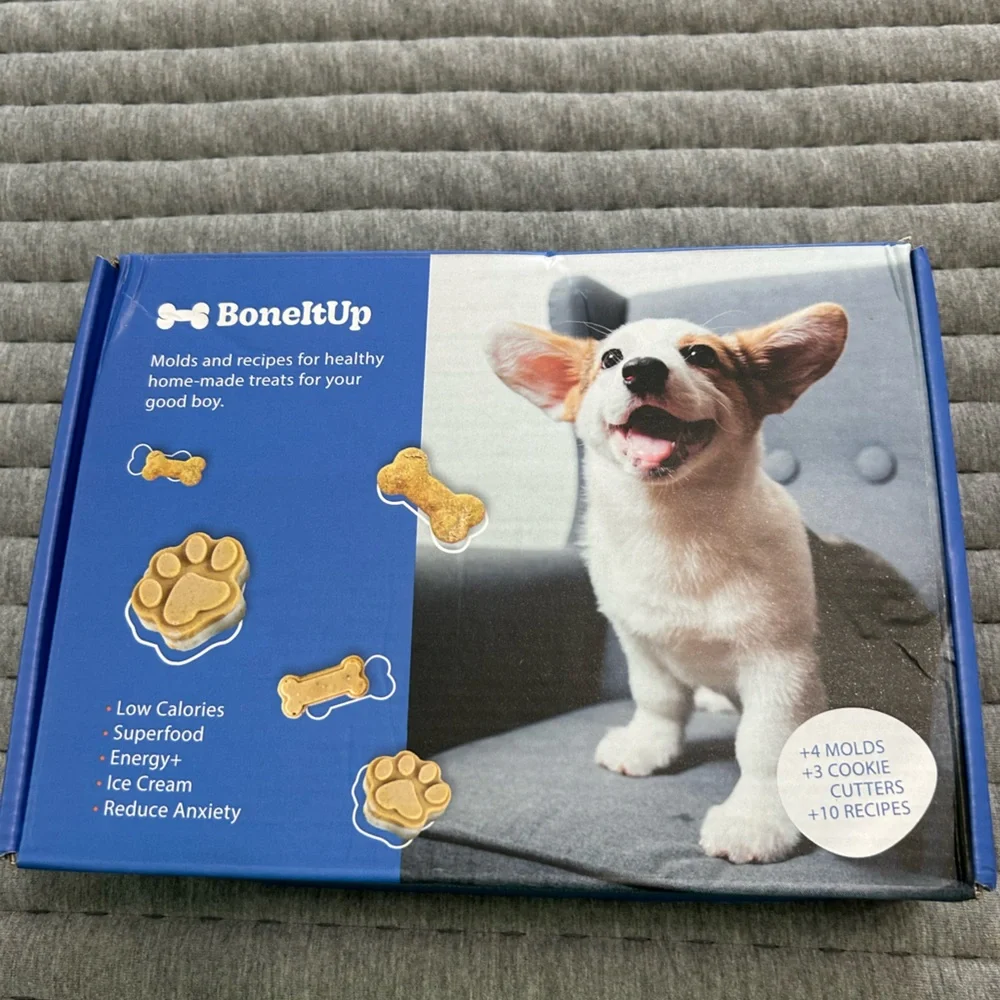 BoneItUp Homemade Dog Treats Kit Condition: used once